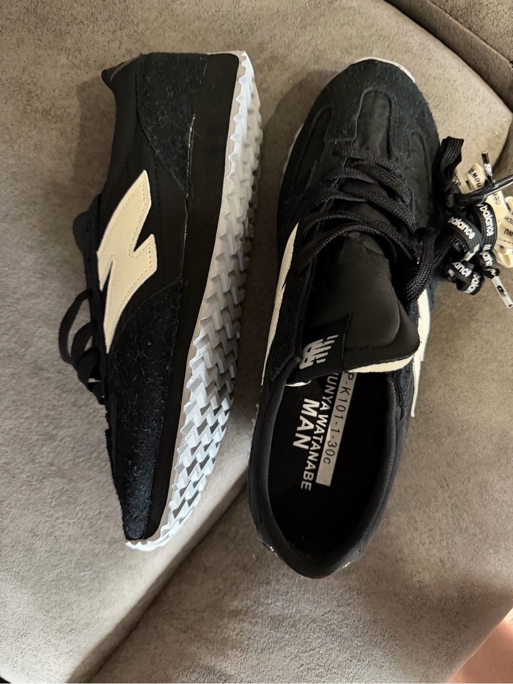 New Balance Black Sneakers with Cream N Logo - Picture 3 of 6